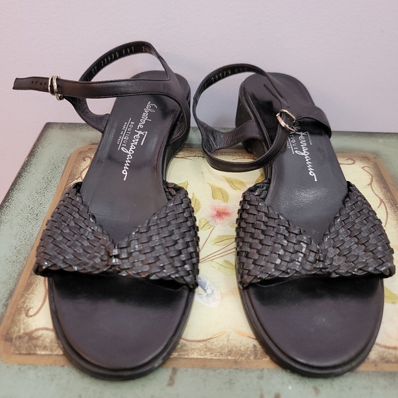 Salvatore Ferragamo Black Woven Leather 1 Inch Wedge Sandal Size 7 1/2 - Picture 2 of 12